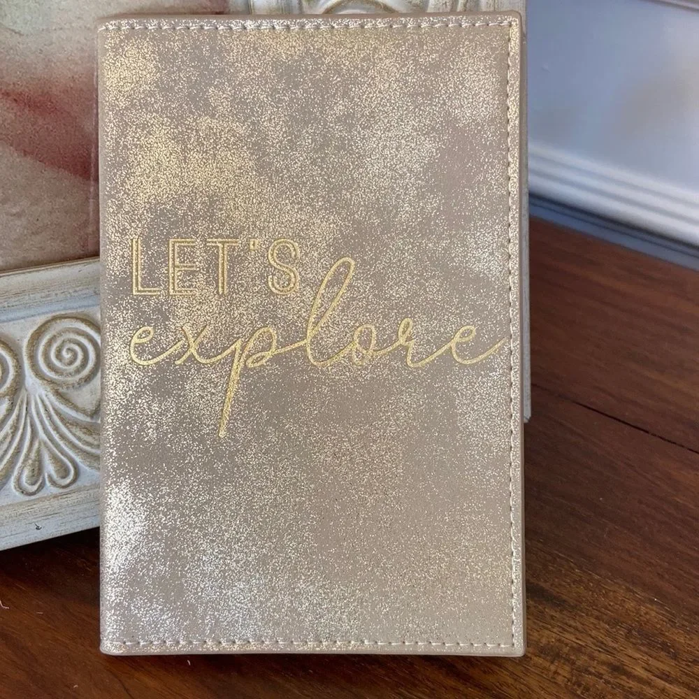 Mudpie Travel Wallet Passport Holder NEW,‎ Travel, Passport, Summer, Vacay